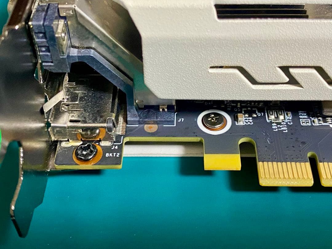 GTX1070Ti EX-SNPR White /グラボ