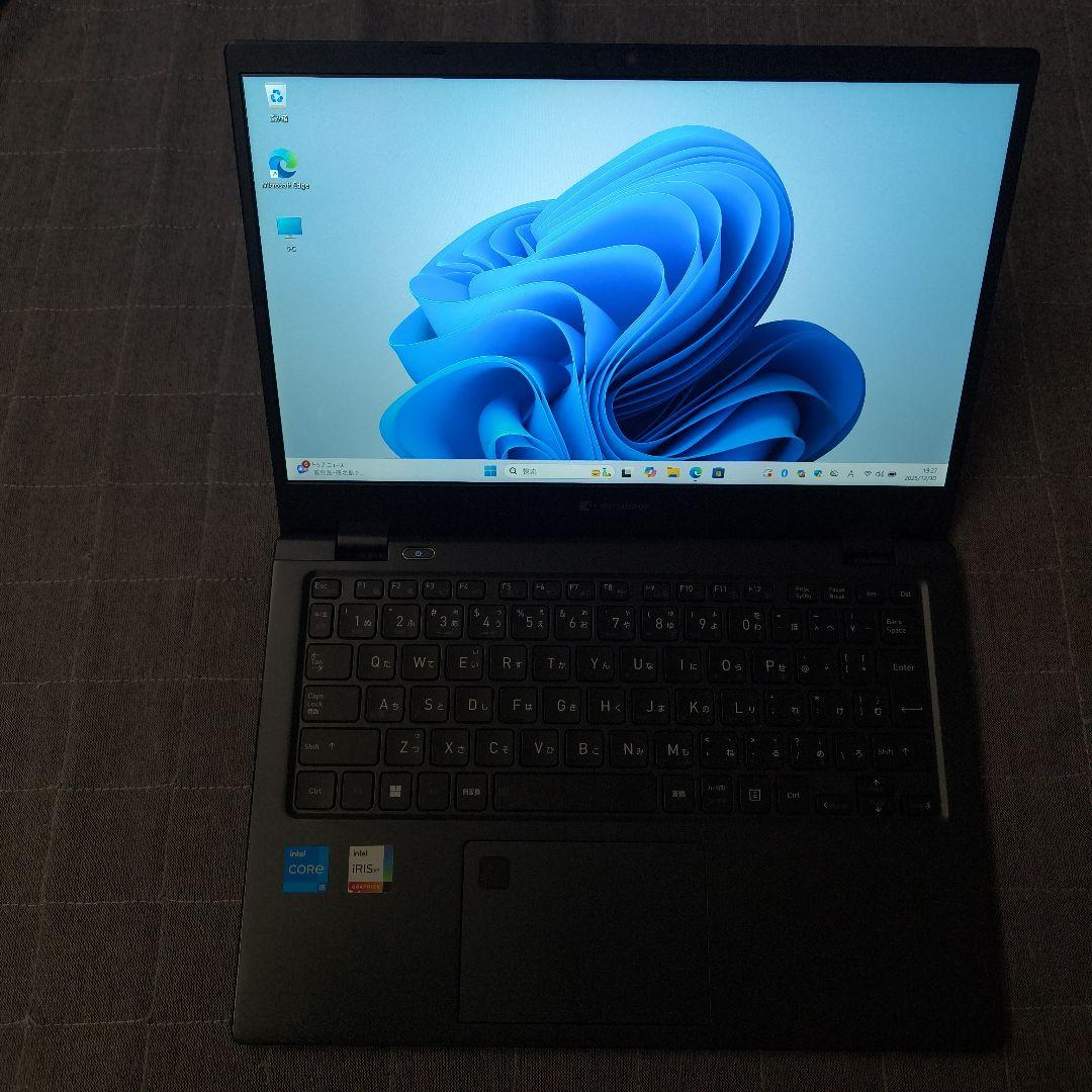 美品 Dynabook 超軽量 驚速 12世代i5 16GB 512GB 19
