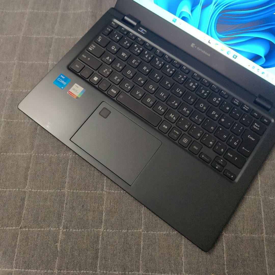 美品 Dynabook 超軽量 驚速 12世代i5 16GB 512GB 19