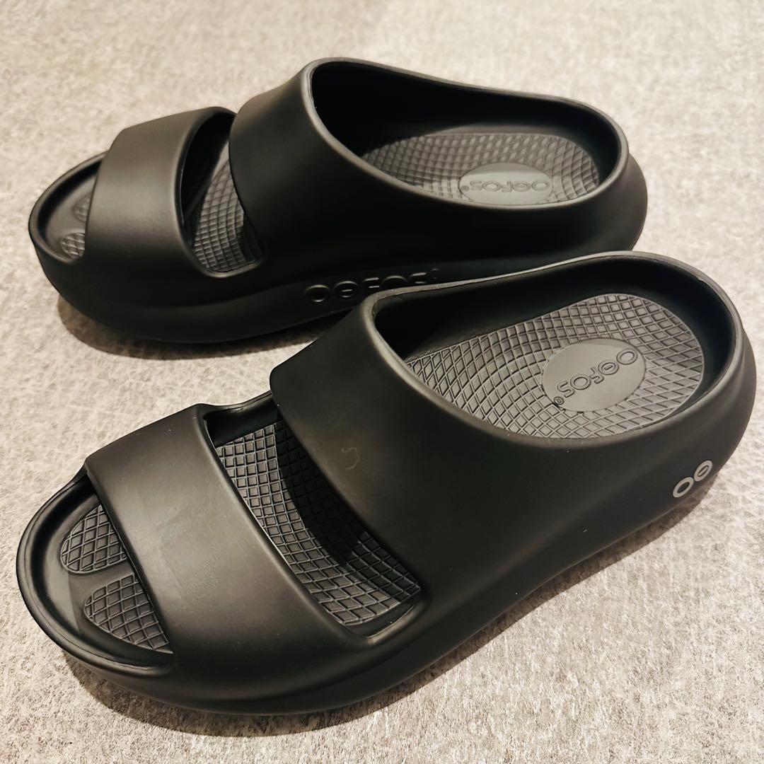 OOFOS OOyea ウーフォス ウーヤー サンダル 黒 25cm 39