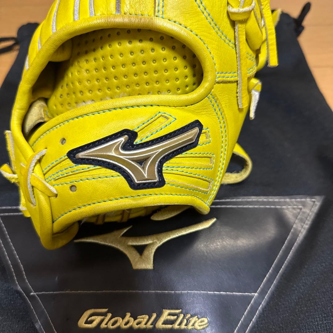 Mizuno Global Elite 軟式グローブ イエロー 収納袋付き