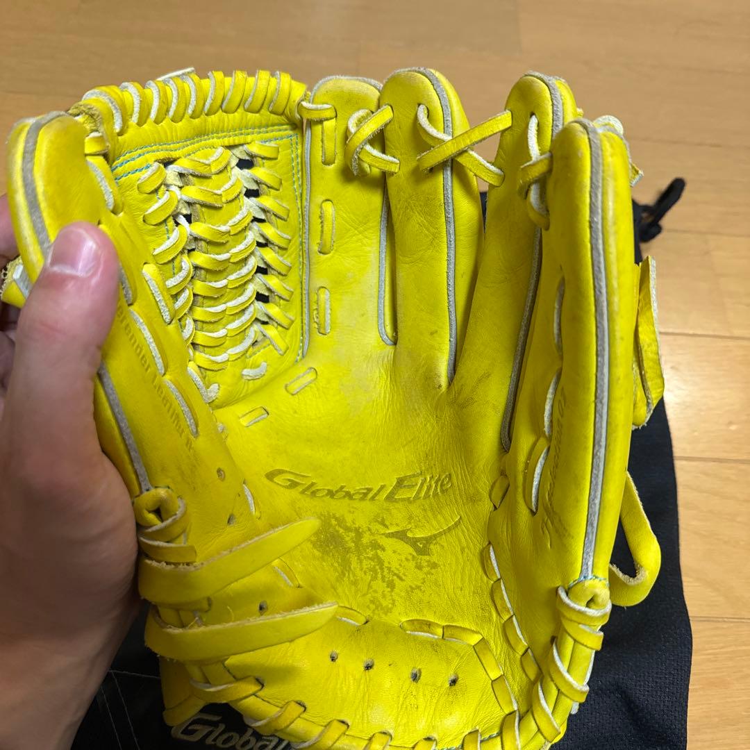 Mizuno Global Elite 軟式グローブ イエロー 収納袋付き