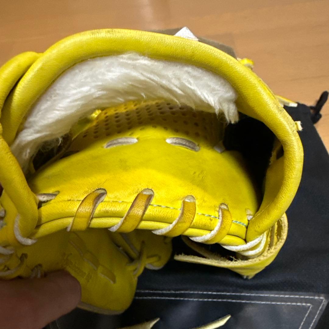 Mizuno Global Elite 軟式グローブ イエロー 収納袋付き