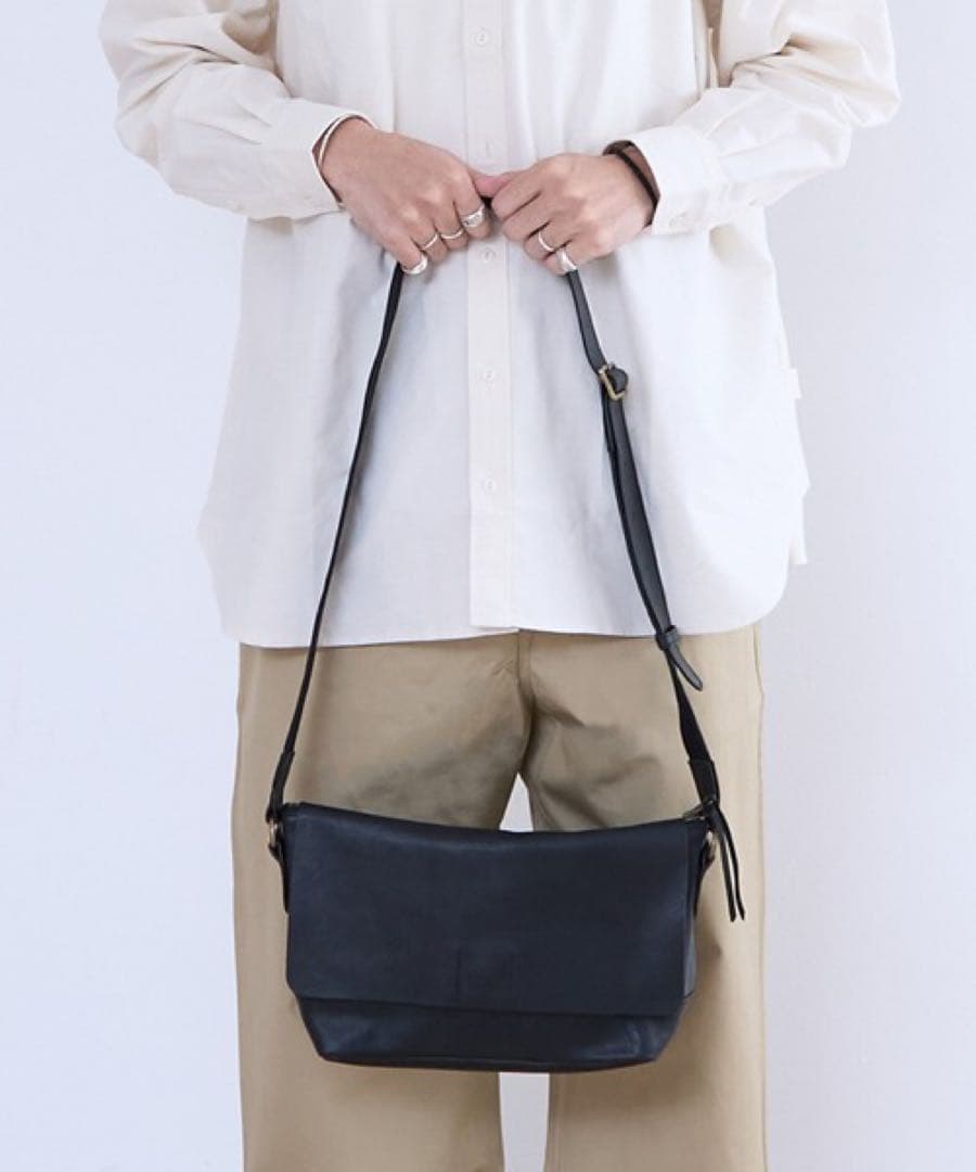 BICASH プレーンレザーショルダーバッグ(B827)