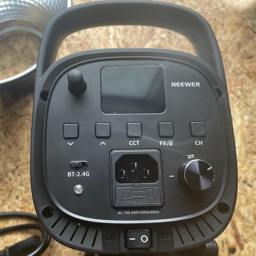 NEEWER CB60B 70W LEDビデオライト