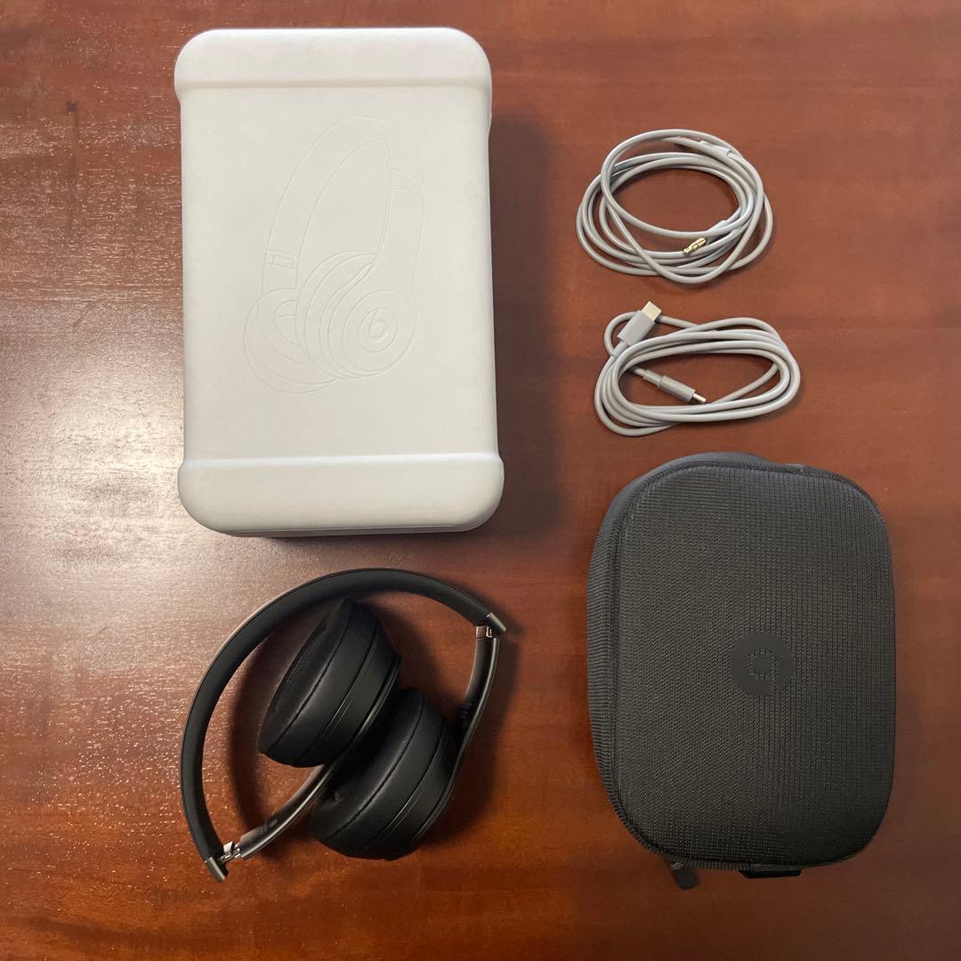 Beats Solo 4 ワイヤレスヘッドフォン ブラック