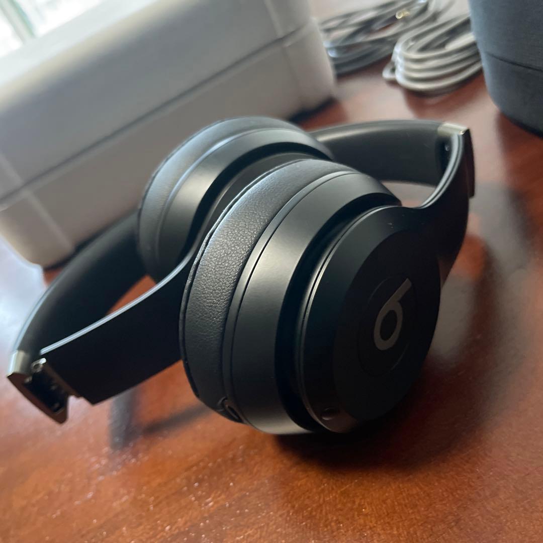 Beats Solo 4 ワイヤレスヘッドフォン ブラック