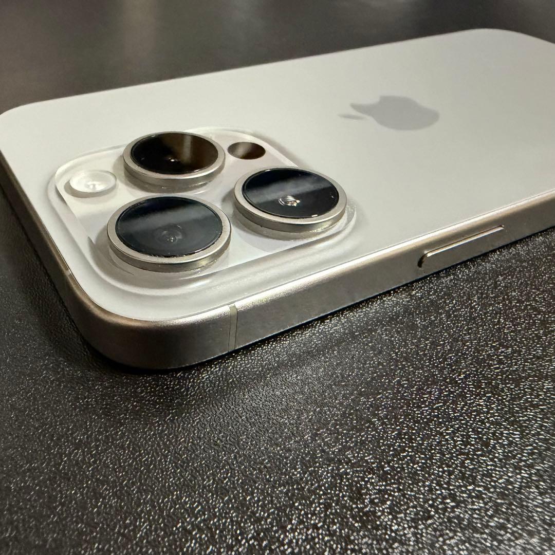 「ゆかりんご 」iPhone15pro ナチュラルチタニウム128GB