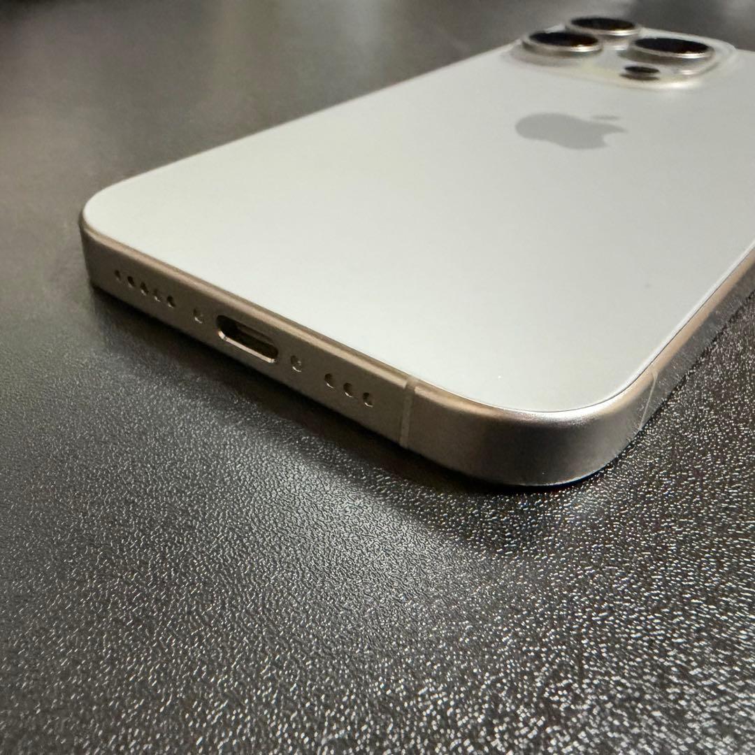 「ゆかりんご 」iPhone15pro ナチュラルチタニウム128GB