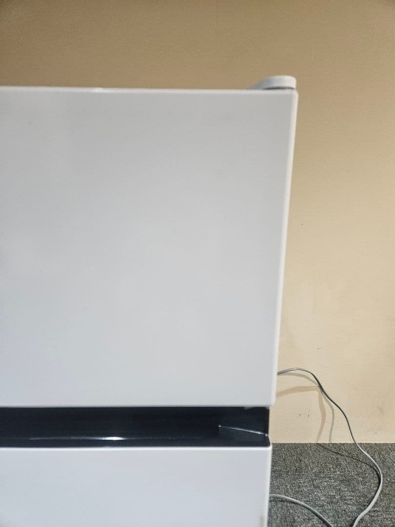 【2023年製】ハイセンス　右開き　87L 2ドア冷蔵庫 HR-B91E3W