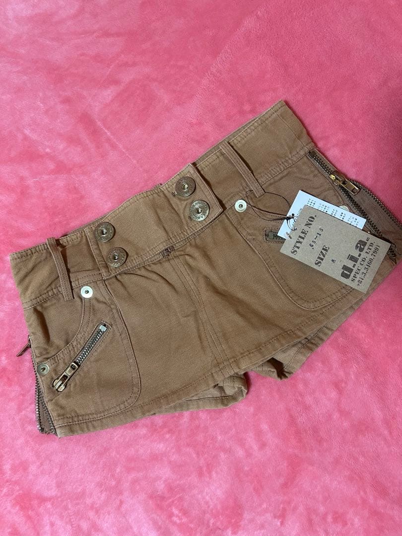 メ*グ様 d.i.a.サイドジッパー脚見せ 幅広ウエストダブルボタンマイクロミニ