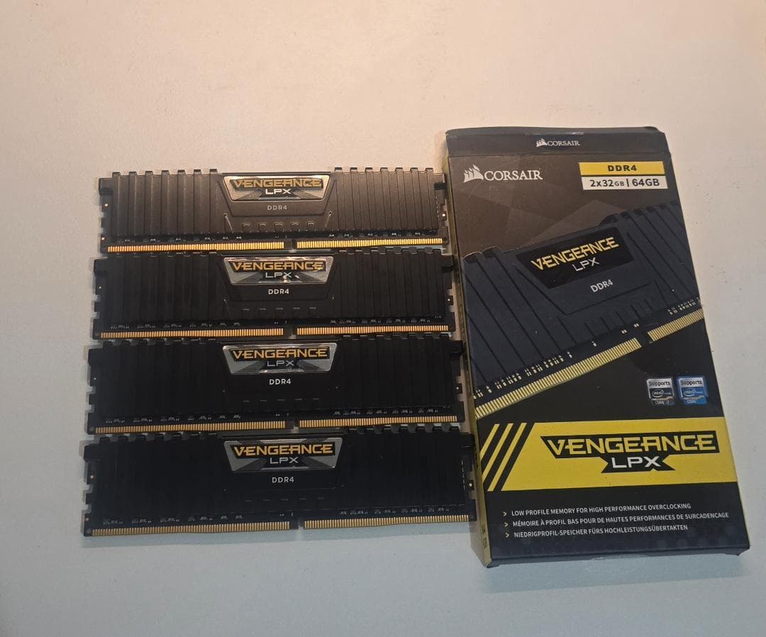 CORSAIR Vengeance LPX DDR4 32GB×4 128GB