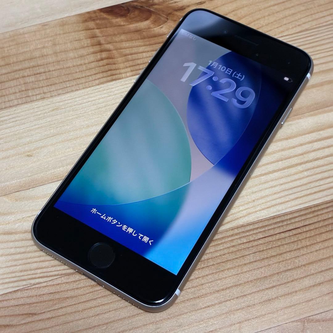 た*。様 バッテリー新品　iPhoneSE第3世代64GB SIMフリー　美品