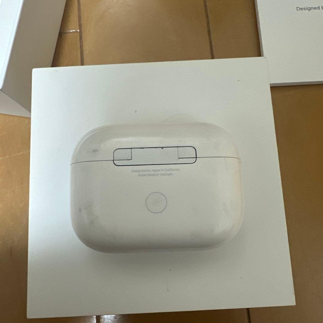 AirPods本体 ホワイト 充電ケース付き　正規品　最終値下げ！