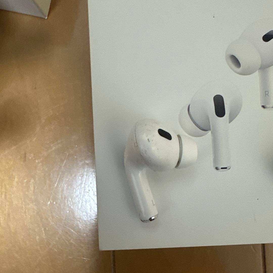 AirPods本体 ホワイト 充電ケース付き　正規品　最終値下げ！