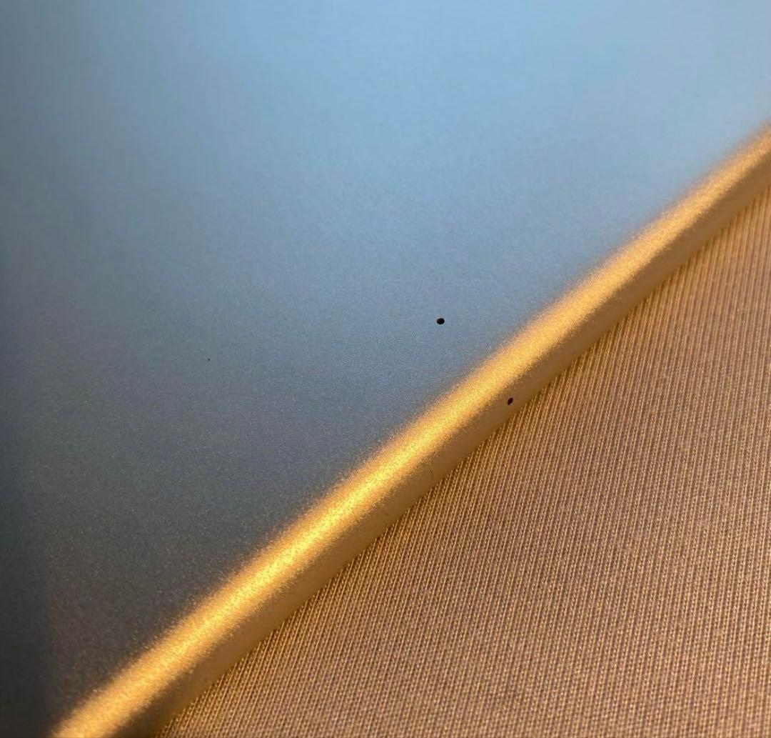 【美品】Apple iPad 第5世代 シルバー　フィルム付き