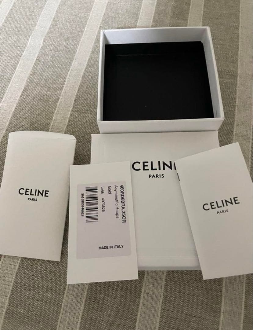 セリーヌ　アシンメトリックフープピアス / ゴールドフィニッシュブラス