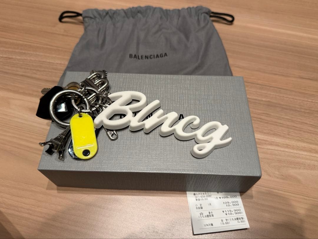 バレンシアガ　HOURGLASS SOFT ビッグ スーベニア　チャーム