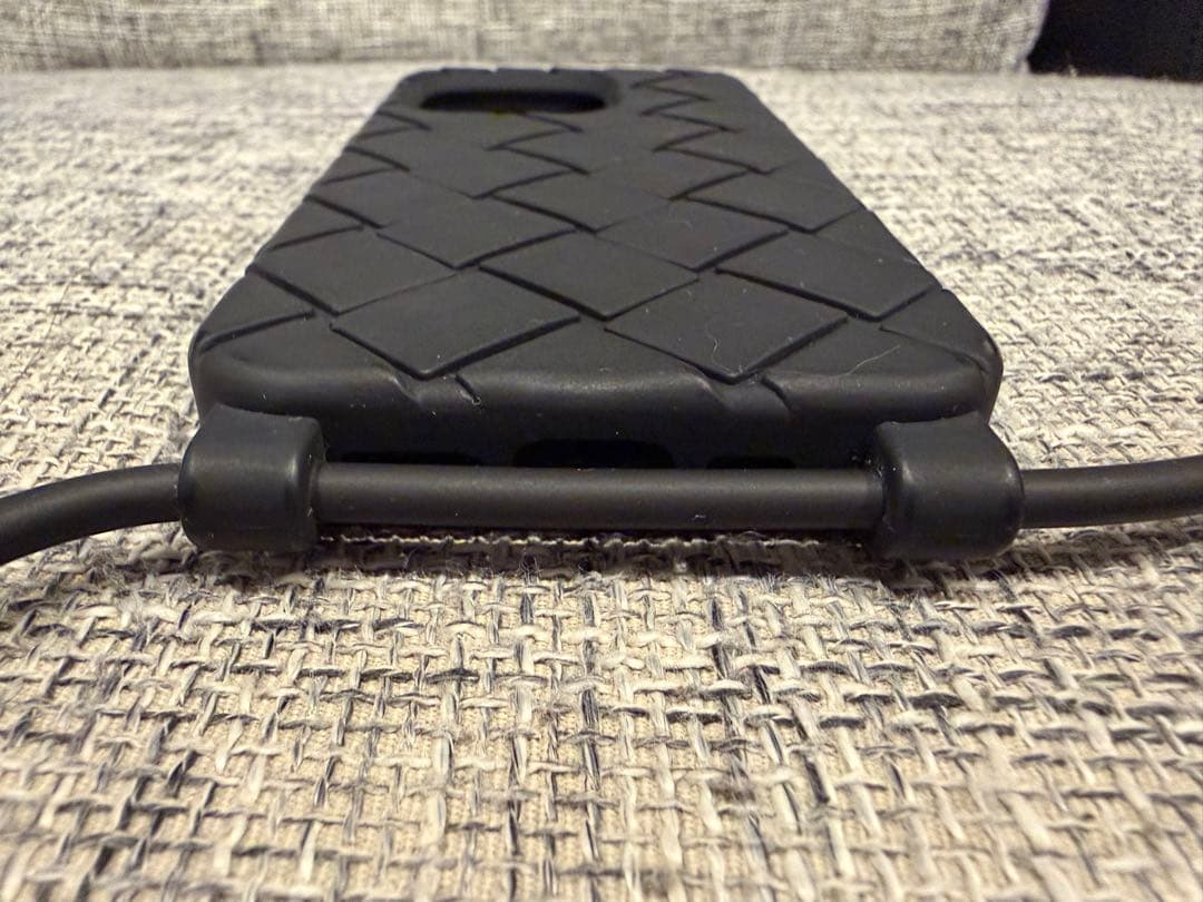 BOTTEGA VENETA iPhone15proケース ショルダー付き