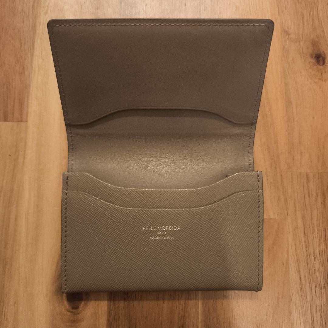 あ*ふ様 ペッレモルヒダ ベージュ 二つ折り 名刺入れ