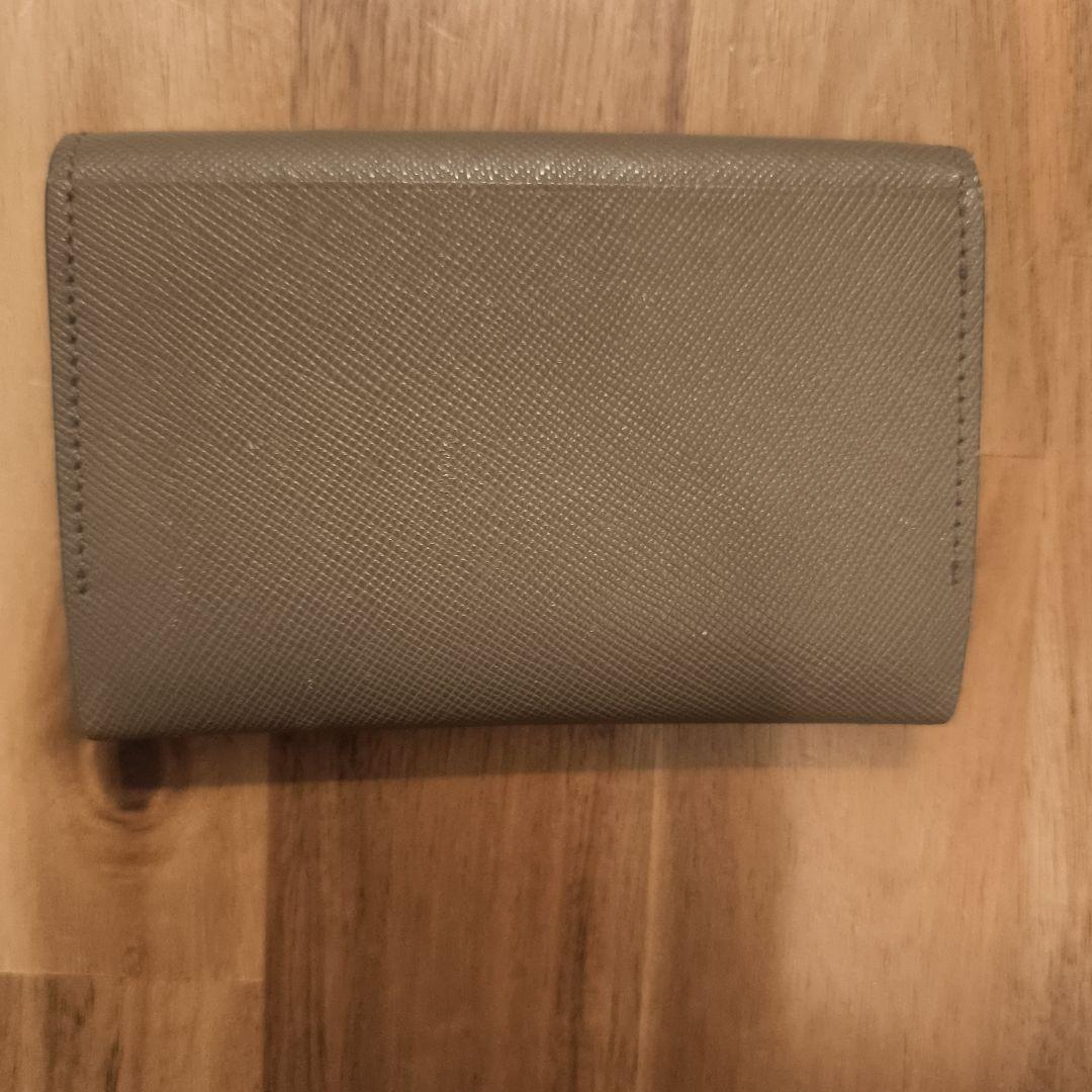 あ*ふ様 ペッレモルヒダ ベージュ 二つ折り 名刺入れ