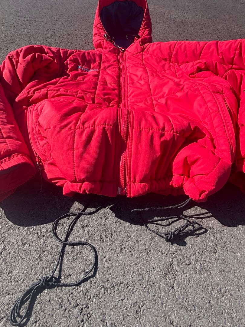 Columbia hooded puffer jacket レッド ライトブルー