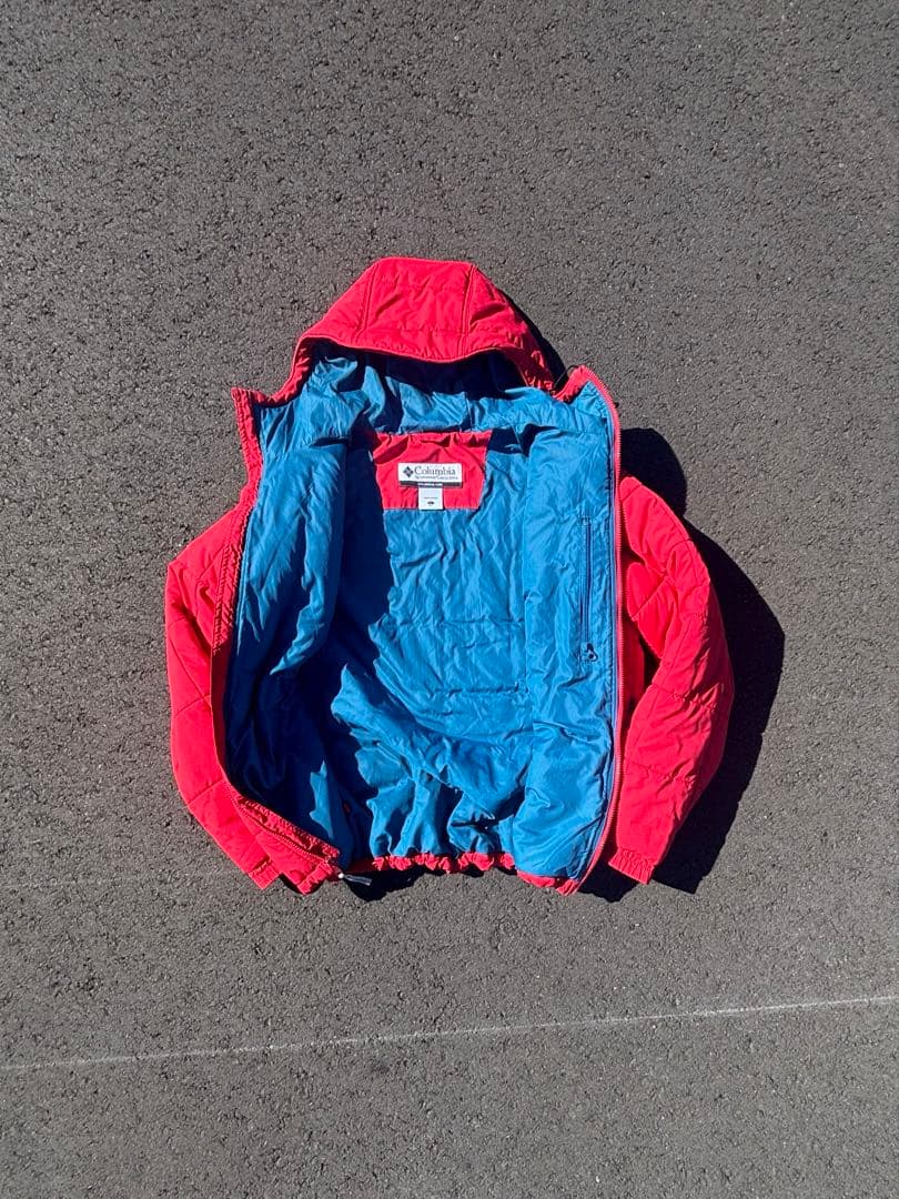 Columbia hooded puffer jacket レッド ライトブルー