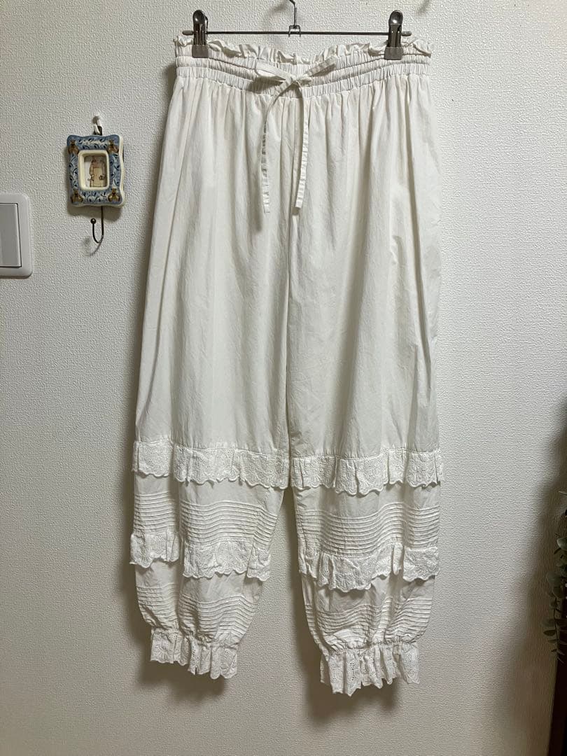 Dot & Stripes ブロードレースピンタックフリルパンツ