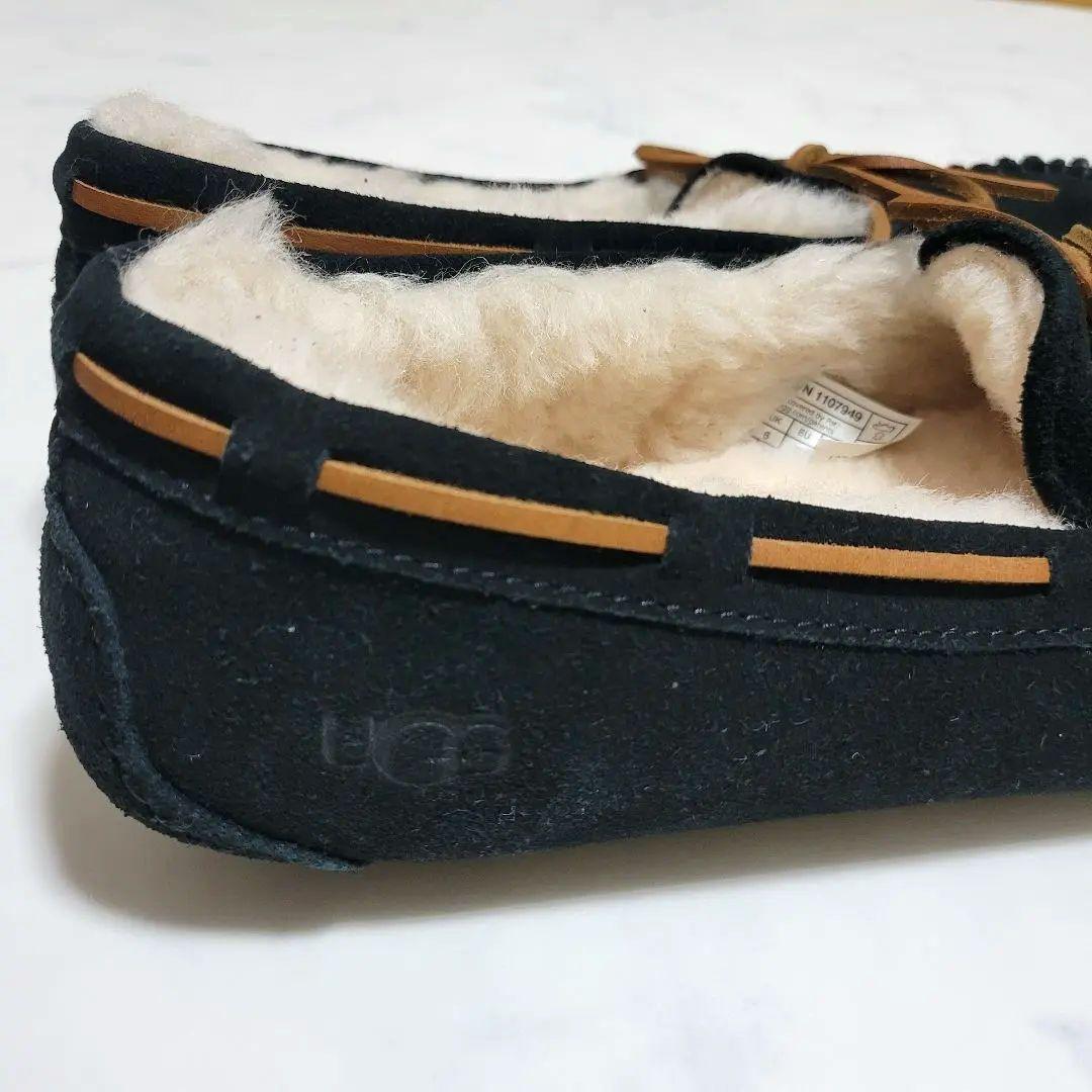 トヨ 。様美品！アグ ダコタ モカシン ボア スリッポン黒25ブラック UGG
