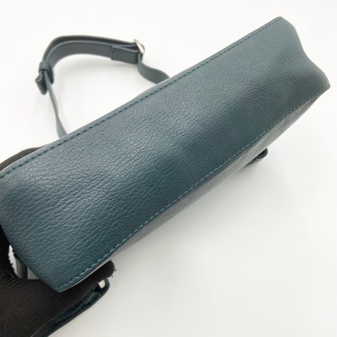 極美品　マザーハウス　リニア　ショルダーバッグ　レザー　グリーニッシュブルー