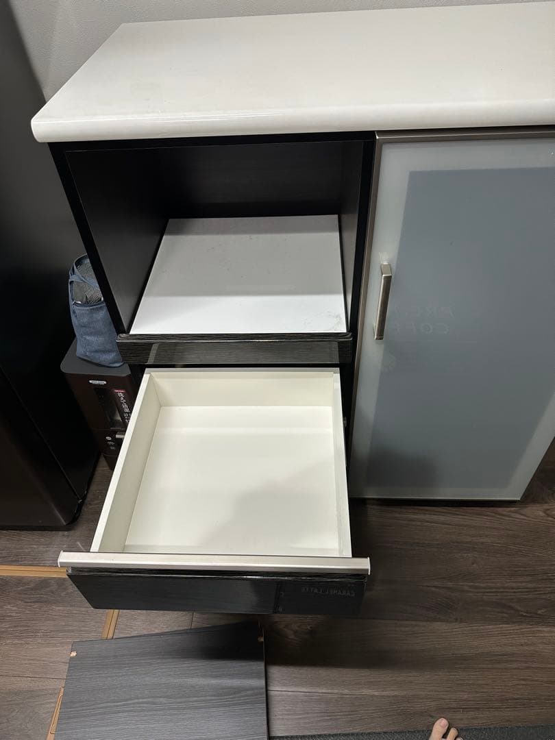 【値下げ可能】コンパクト食器棚 ホワイト ブラック