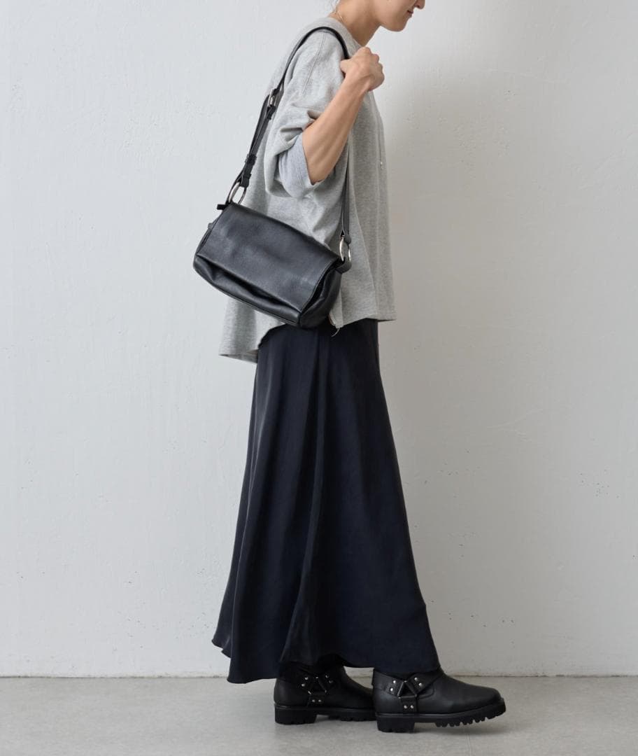 ★連休価格★【新品タグ付】ビアズリー レザー ボディバッグ + 替ベルトセット2