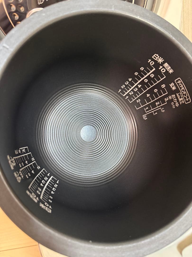 TOSHIBA 炊飯器RC-18VXE9