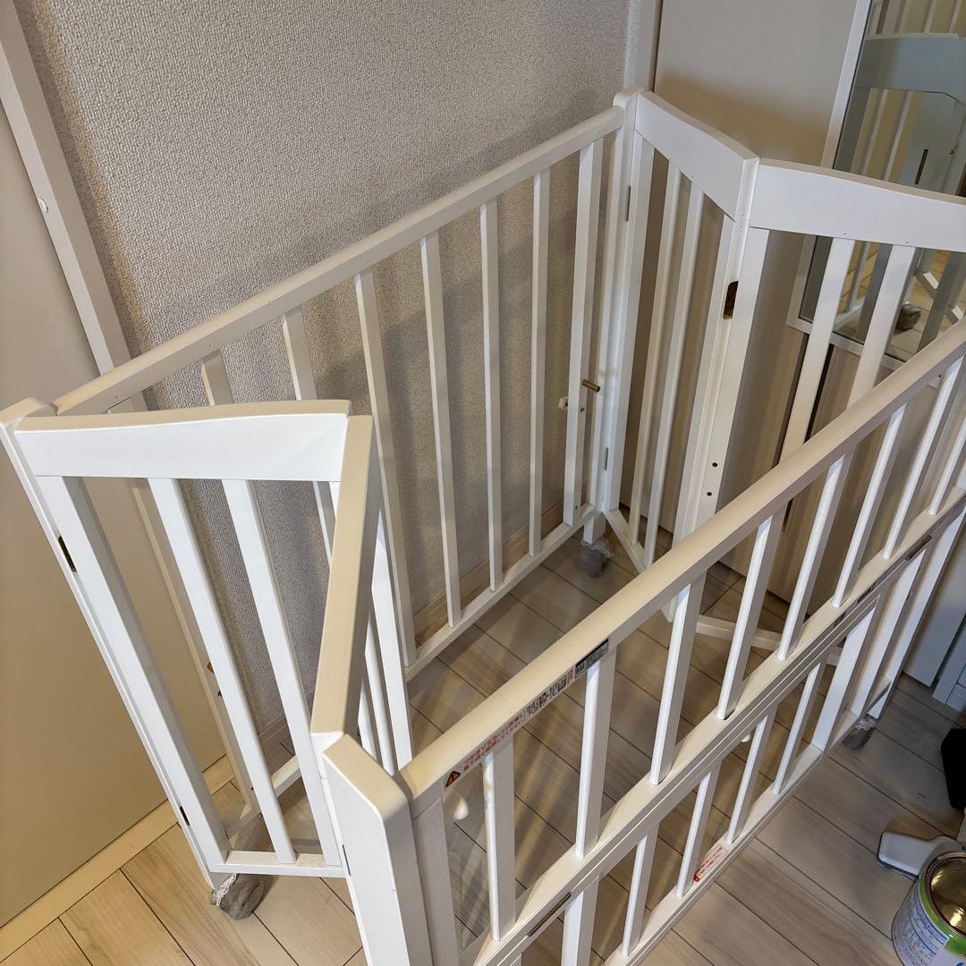 カトージ ベビーベッド 折り畳み ホワイト