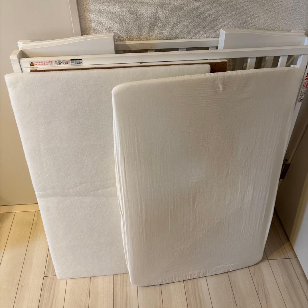 カトージ ベビーベッド 折り畳み ホワイト