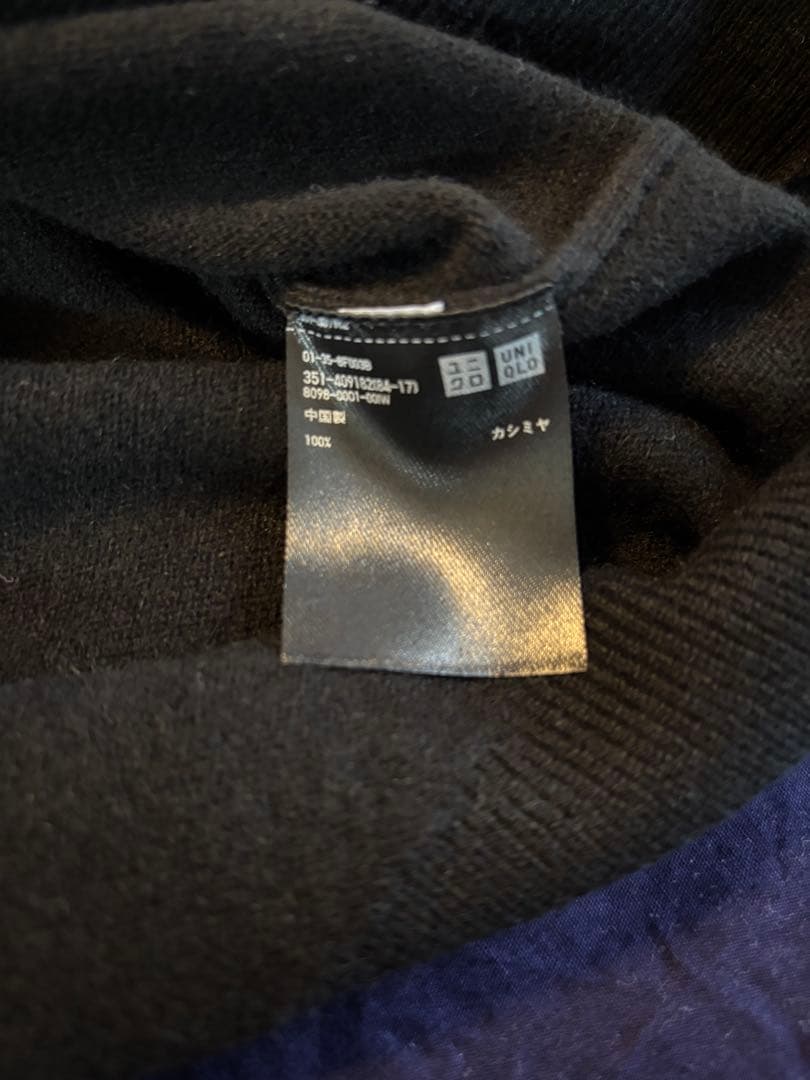 UNIQLO カシミヤ　タートルネックセーター