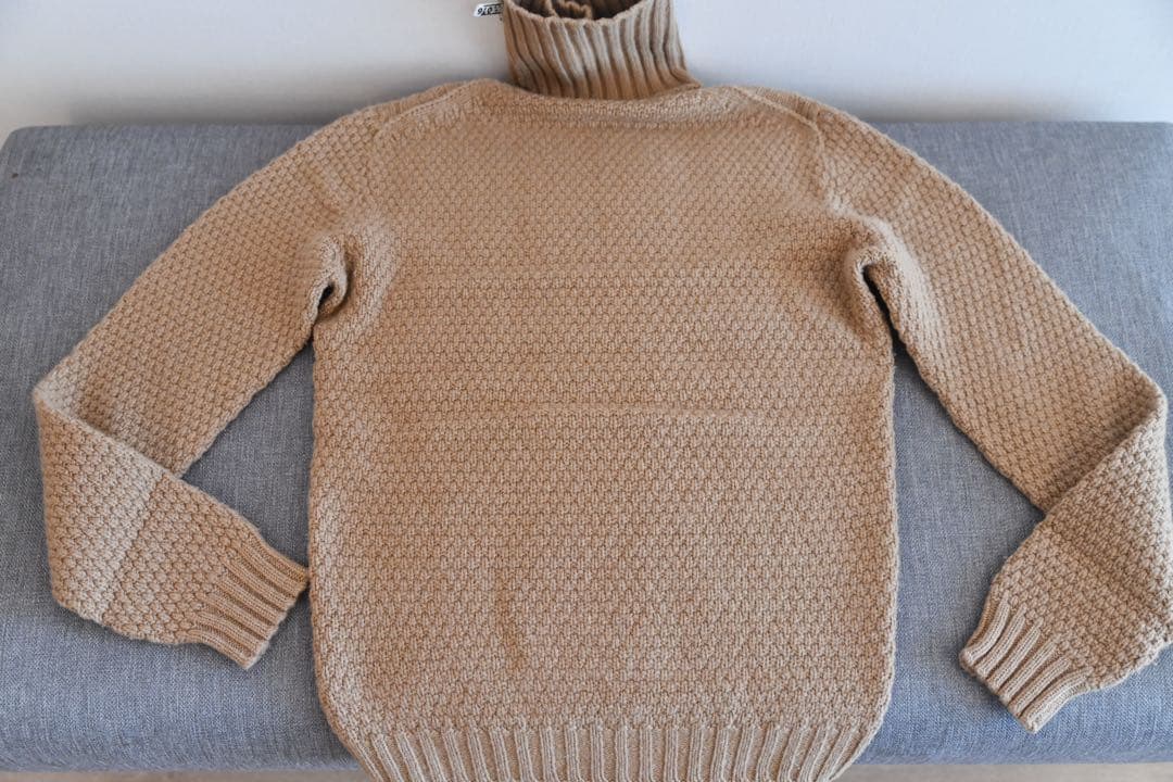 ドルモア ラムズウール タートルネック プルオーバーニット サイズ42 ベージュ