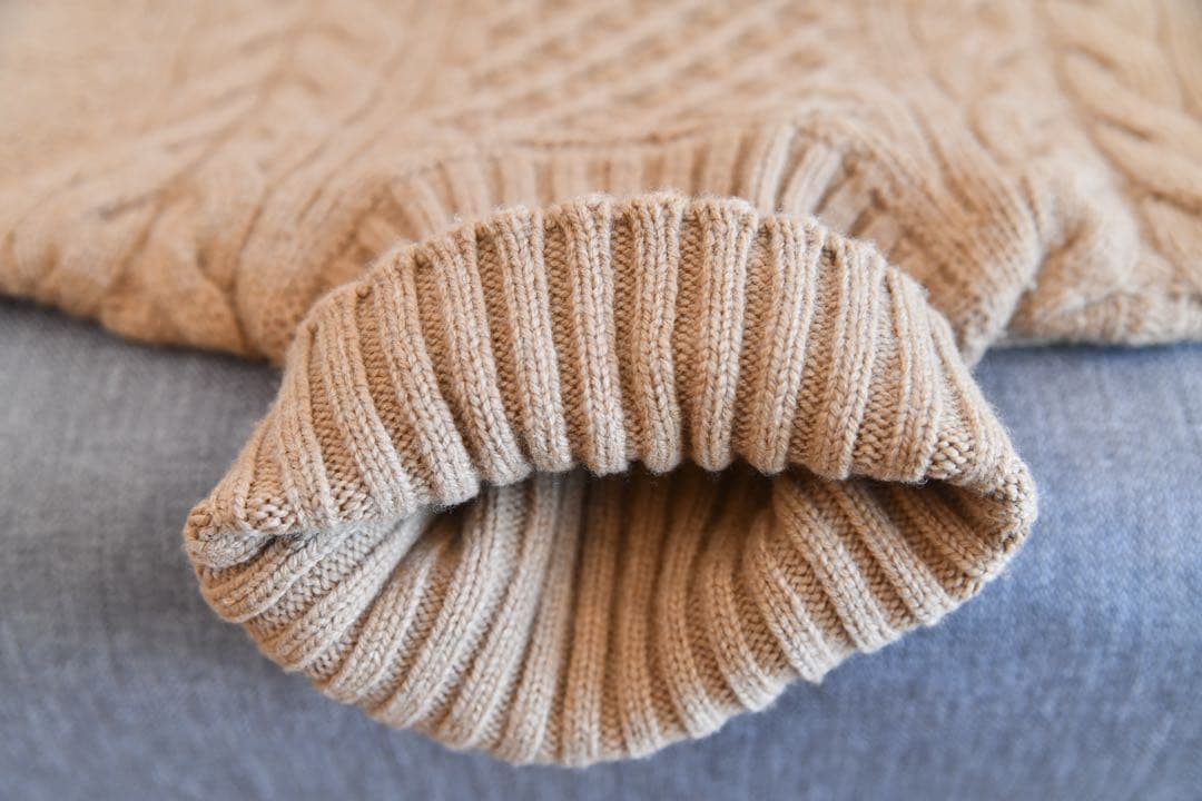 ドルモア ラムズウール タートルネック プルオーバーニット サイズ42 ベージュ