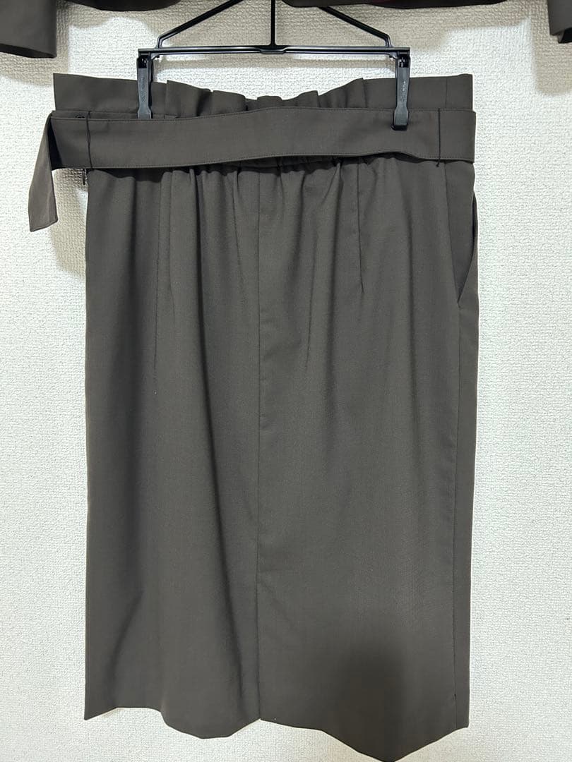 カチリラ　Dノーラペルジャケット　スカート　セットアップ