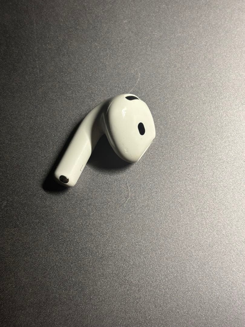 AirPods4 本体 A3056 左耳のみ　ノイズキャンセリングつき