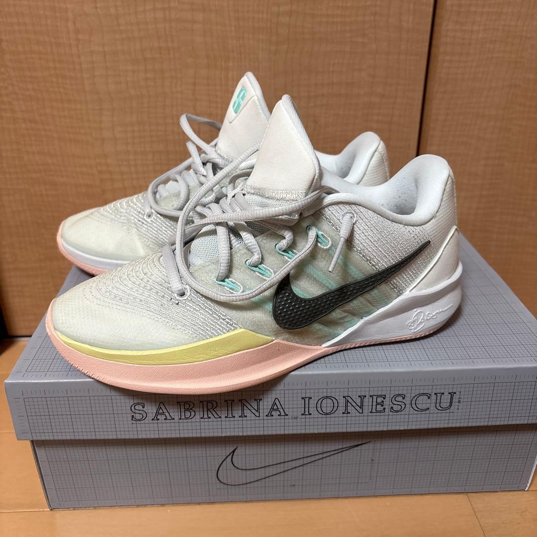 サブリナ3 Nikeバスケットボールシューズ