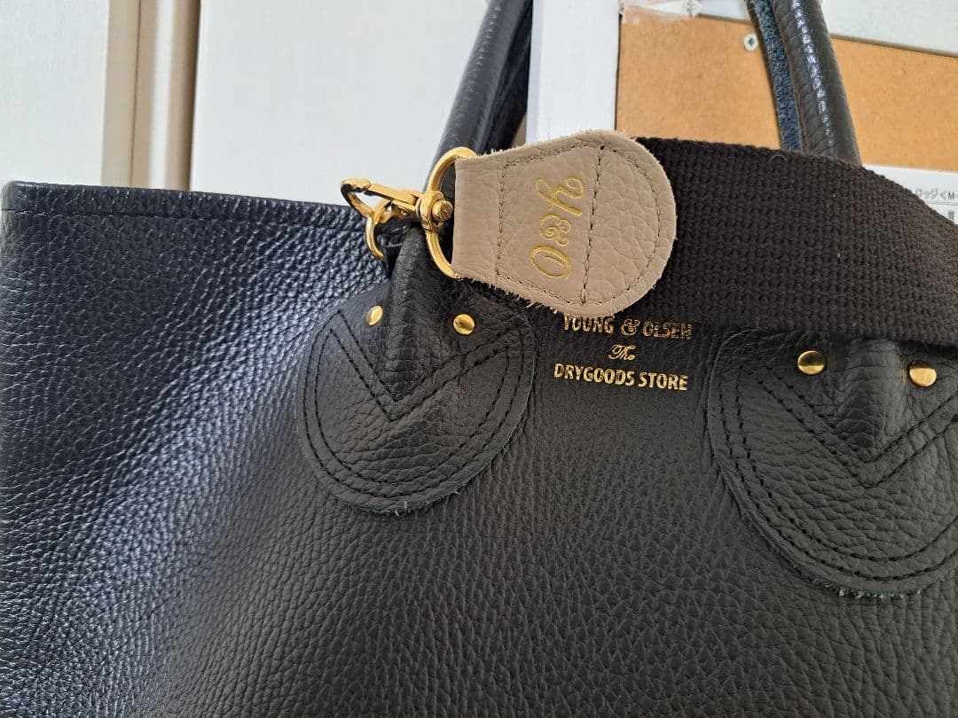 ヤングアンドオルセン　ブラックレザーバック