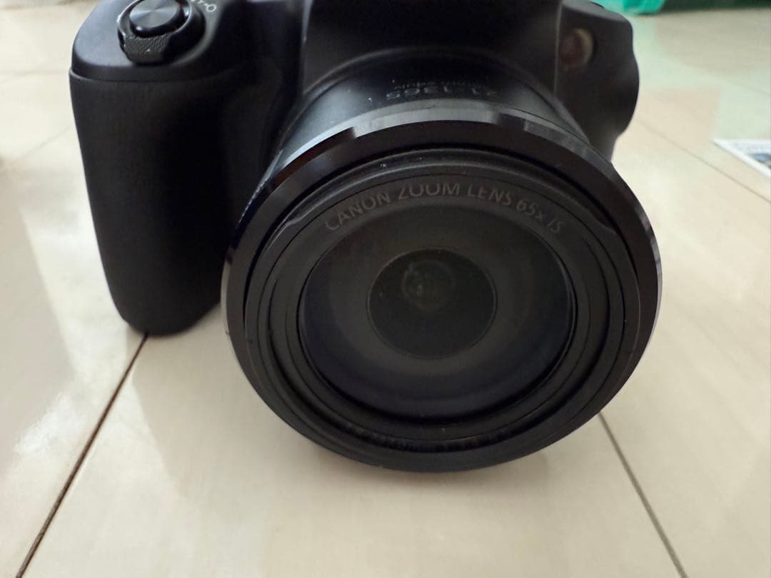 Canon PowerShot SX70 HS 本体と付属品