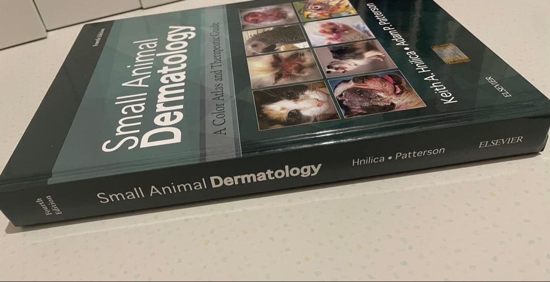 洋書 Small Animal Dermatology Fourth Edition