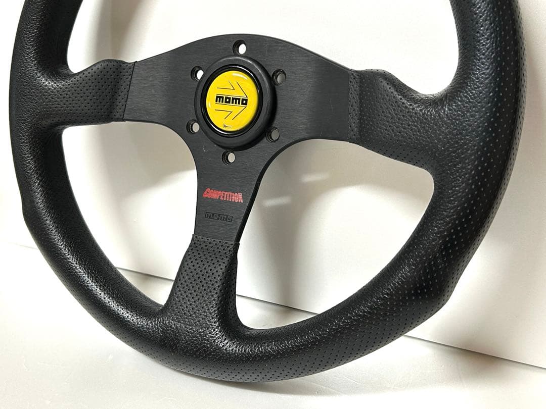 MOMOステアリング　COMPETITION 送料込み
