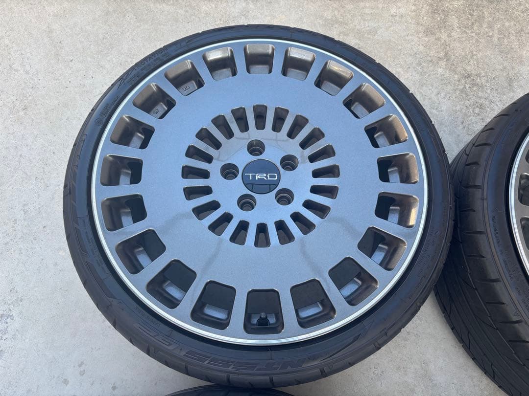 TRD タイヤ4本18x7.5 5H +48PCD100