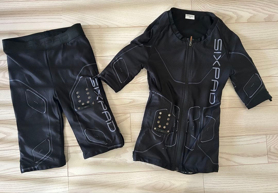 《正規品》シックスパッド　パワースーツ　レディースS　上下セット