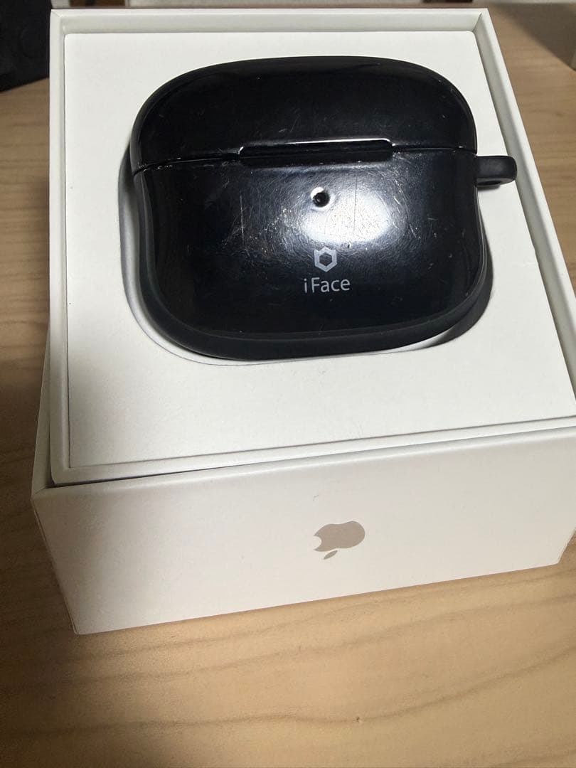 Apple AirPods Pro 第2世代　Lightning 保護ケース付き