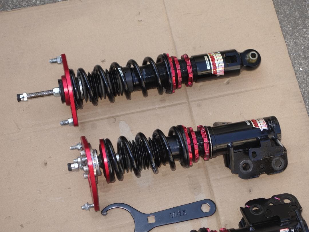 美品 ブリッツ 車高調 ZZ-R brz zn6 86 zc6 zd8 zn8