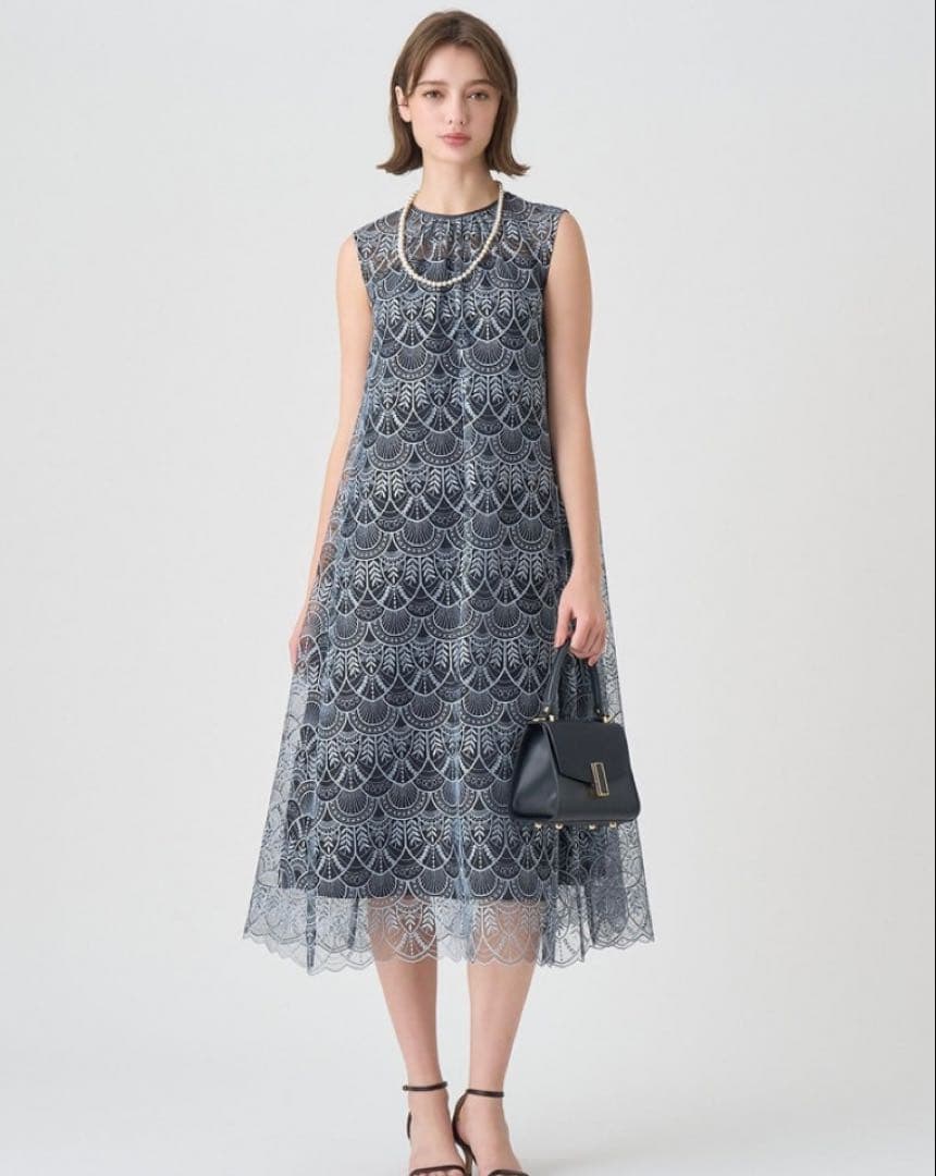 【現行販売品】美品 ANAYIラメチュールレーステントラインワンピース シルバー